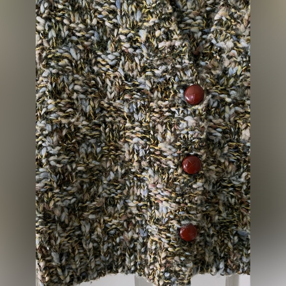 Anthropologie Handknit by Dollie Chunky Button
Down short sleeve Sweater size S - Picture 4 of 7